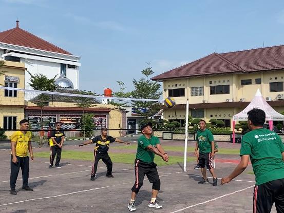 Semarakkan Hari Bhayangkara Ke-78, Polres Tegal Kota Gelar Turnamen Bola Volly