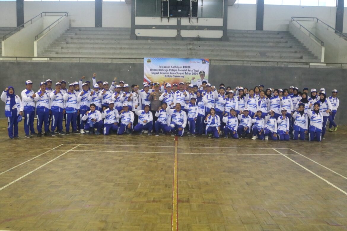 Lepas Kontingen Kota Tegal, Dadang Targetkan 16 Besar di Popda Jateng