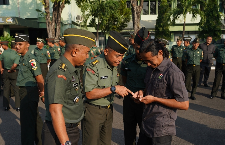 Cegah Judi Online dan Pinjaman Online di Kalangan Prajurit, Kasrem 084/BJ Melakukan Sidak