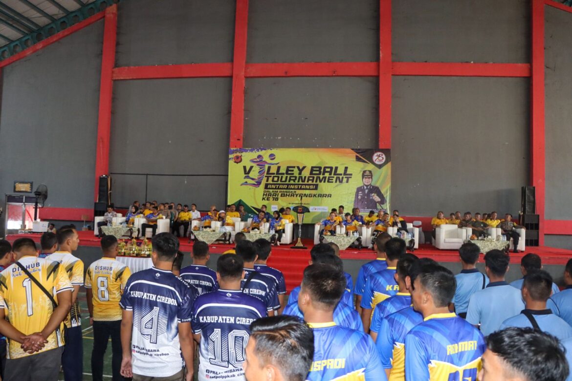 18 Tim Bertanding di Turnamen Voli Antar Instansi yang Digelar Polresta Cirebon Untuk Meriahkan Hari Bhayangkara ke-78 