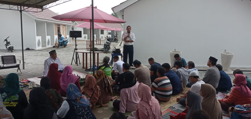 Warga Kios Terminal Tipe A Tidar Magelang Mengelar Selamatan Bersama