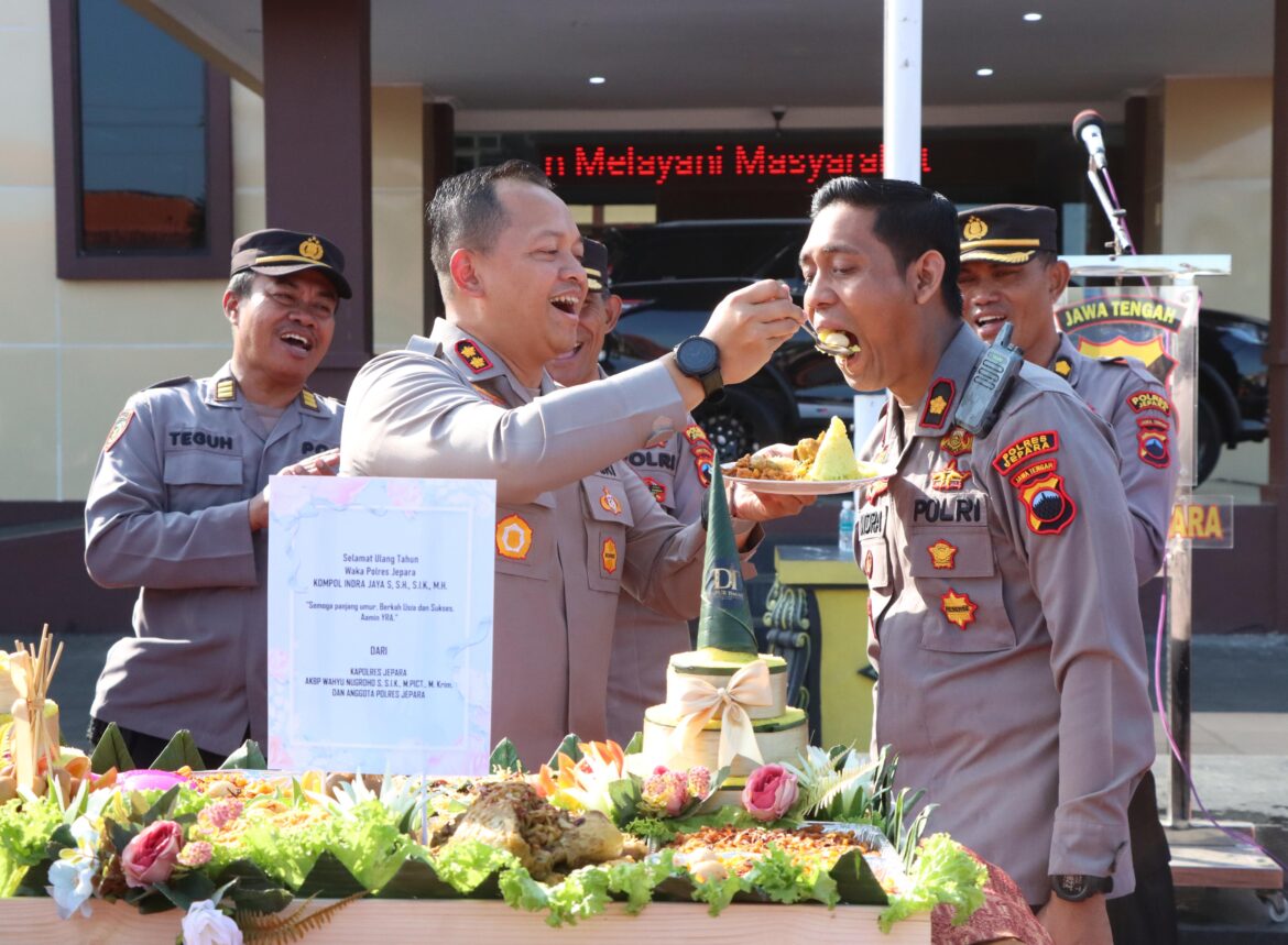 Kapolres Jepara Berikan Ucapan Selamat dan Doa kepada Wakapolres dalam Perayaan Ultah ke 36