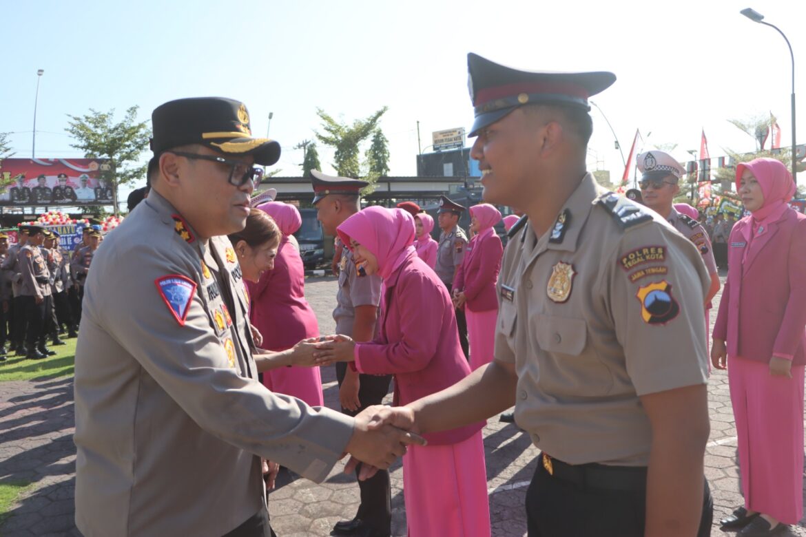 Pimpin Upacara Kenaikan Pangkat, Ini Pesan Kapolres Tegal Kota
