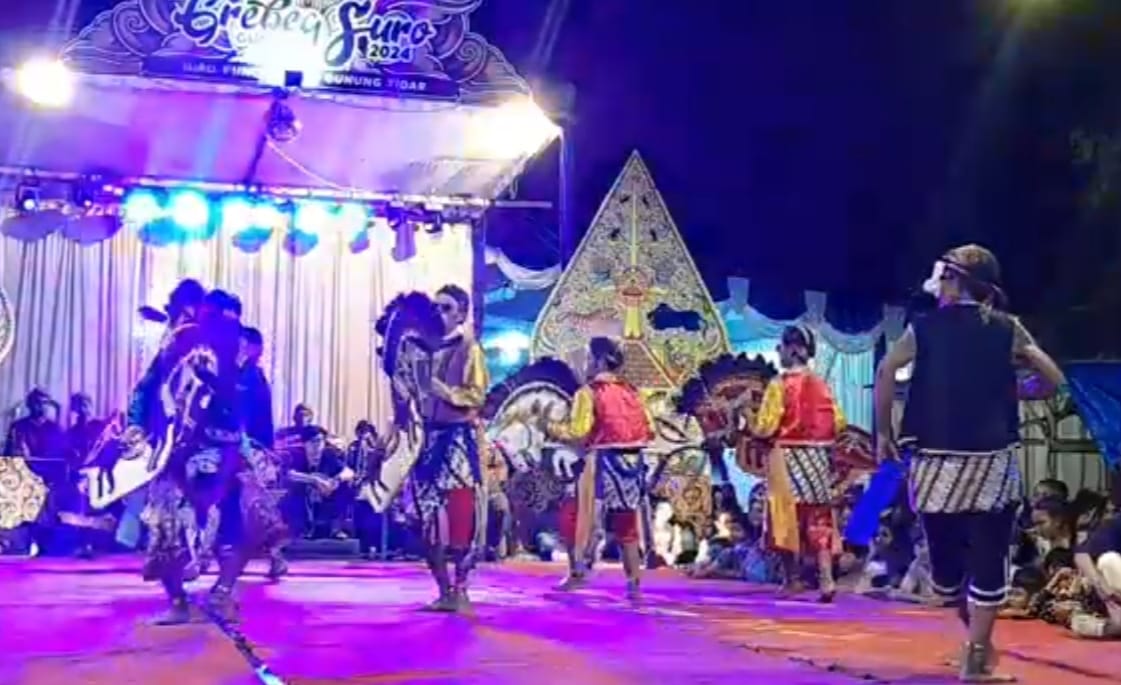 Beragam Kesenian Tradisional Semarakkan Grebeg Suro Gunung Tidar
