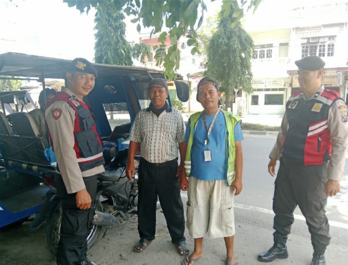 Cooling System Jelang Pilkada 2024, Personil Sat samapta Polres langkat Pesankan Masyarakat Hindari Berita Hoax 