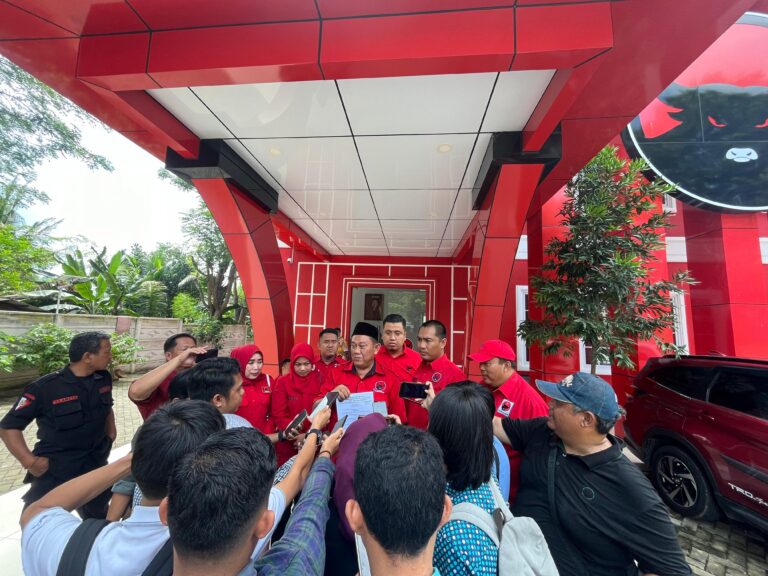 Petahana Bupati Lampung Selatan Nanang Ermanto Kantongi Surat Tugas Dari PDI Perjuangan