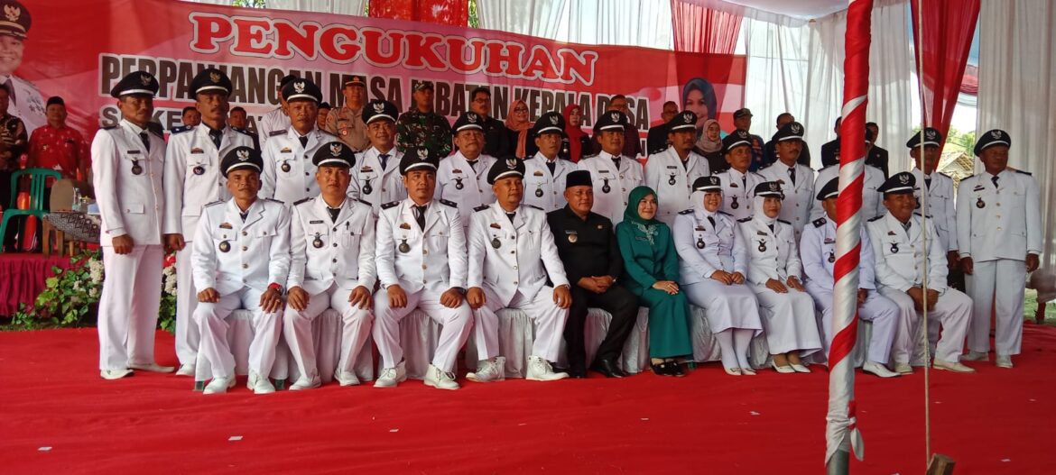 Nanang Ermanto Kukuhkan Dan Tetapkan Perpanjangan Masa Jabatan Kades Se kecamatan Palas 