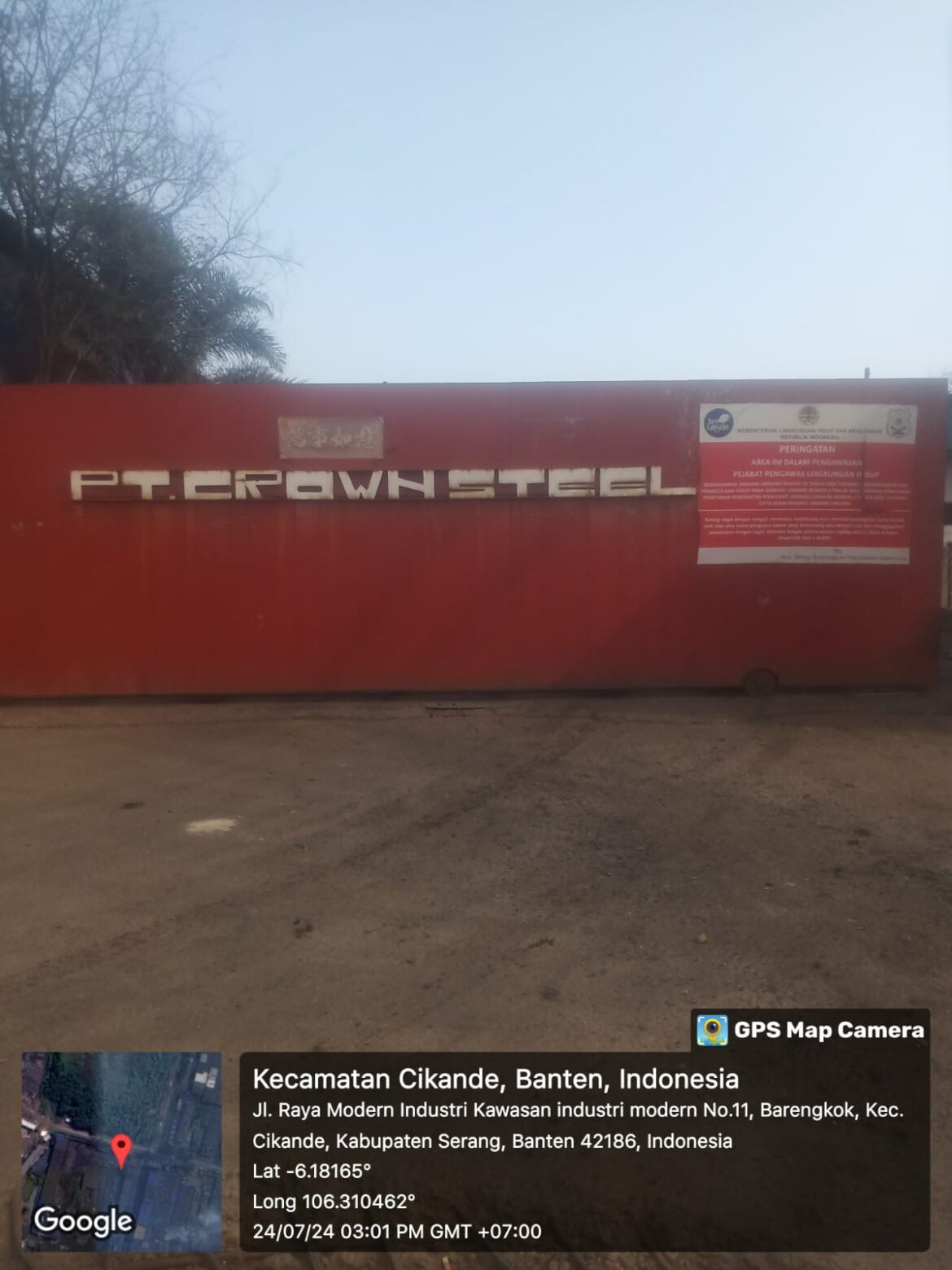 Segel KLHK Tidak Digubris, PT Crown Steel di Serang Diduga Masih Beroperasi