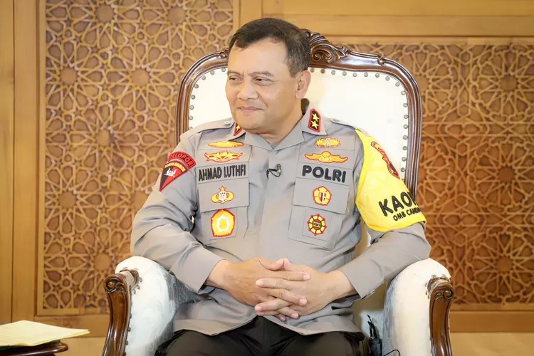 Pergantian Kapolda Jateng: Irjen Pol Ahmad Luthfi Digantikan Brigjen Pol Ribut Hari Wibowo