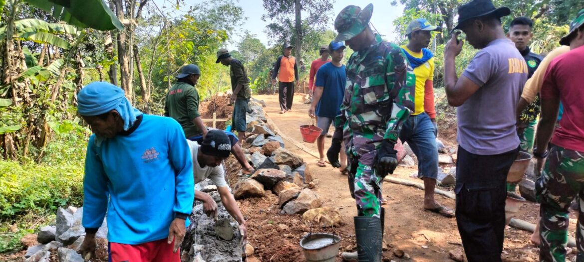 Guyub, TNI-Polri dan Masyarakat dalam Program TMMD ke 121 Kodim 0620 /Kabupaten Cirebon
