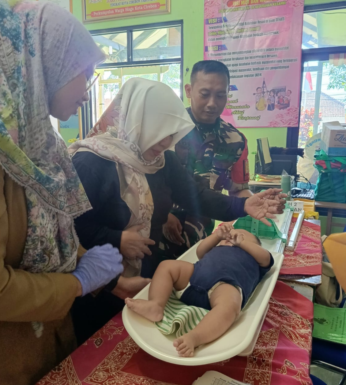 Partisipasi Babinsa Kesambi Dalam Pendampingan Kegiatan Posyandu Cegah Anak Stunting