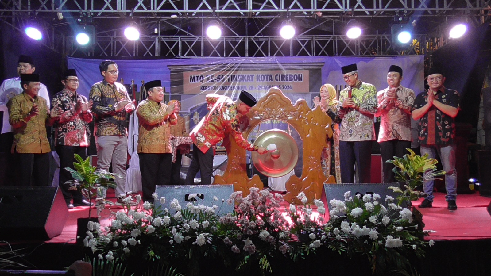 Dandim 0614/Kota Cirebon Hadiri dan Sekaligus Pemukul Gong Pembukaan MTQ Ke- 56 Tingkat Kota Cirebon Tahun 2024