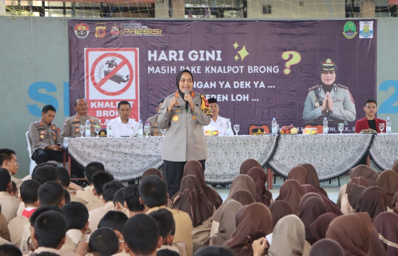 Kapolresta Cirebon Berikan Penyuluhan kepada Siswa SMAN 1 Palimanan
