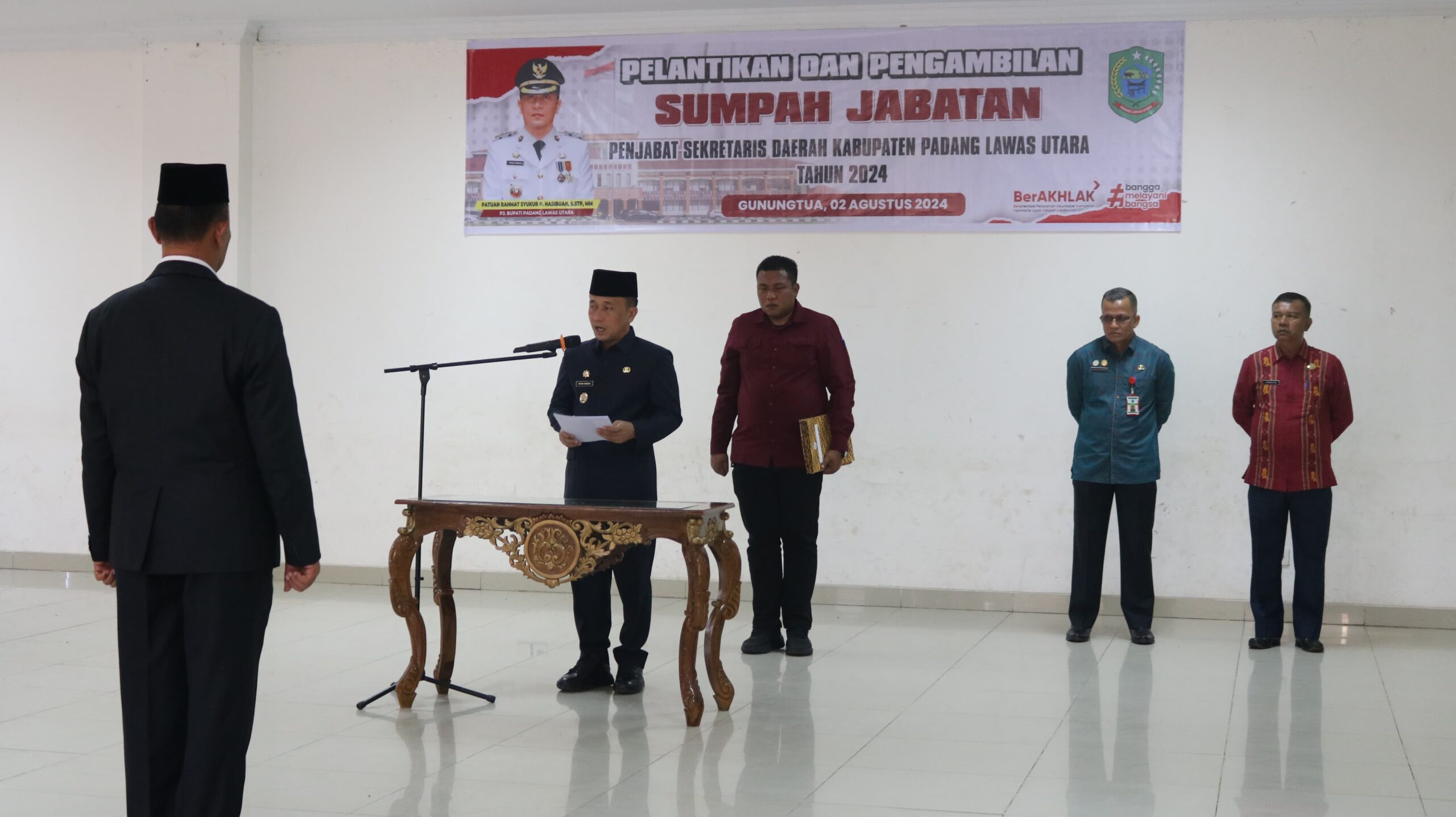 Pj Bupati Patuan Rahmat Syukur P Hasibuan S.STP.,MM Lantik Makmur Harahap ST Jadi Pj Setdakab Paluta 