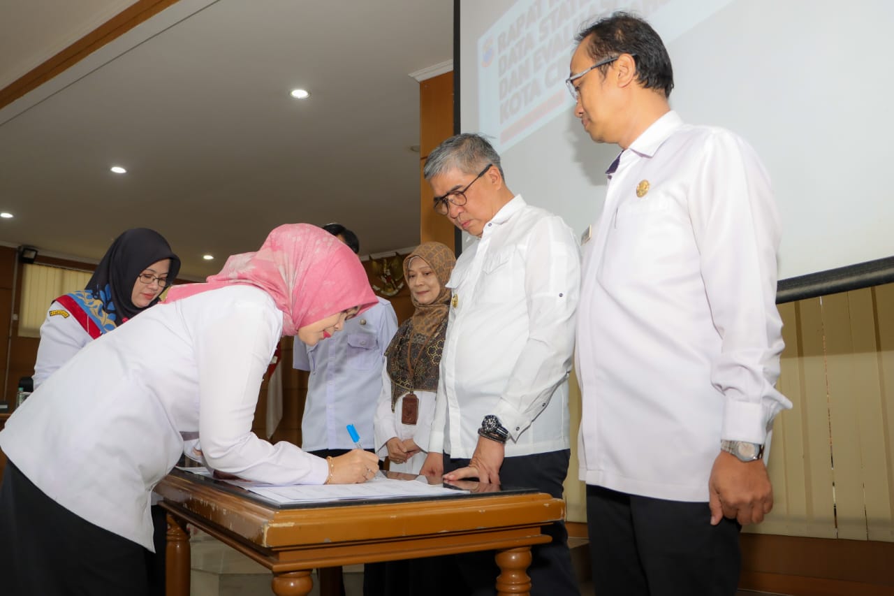 KOMITMEN WUJUDKAN SATU DATA SEKTORAL BERKUALITAS, DISKOMINFO RAPAT EVALUASI PUBLIKASI DATA
