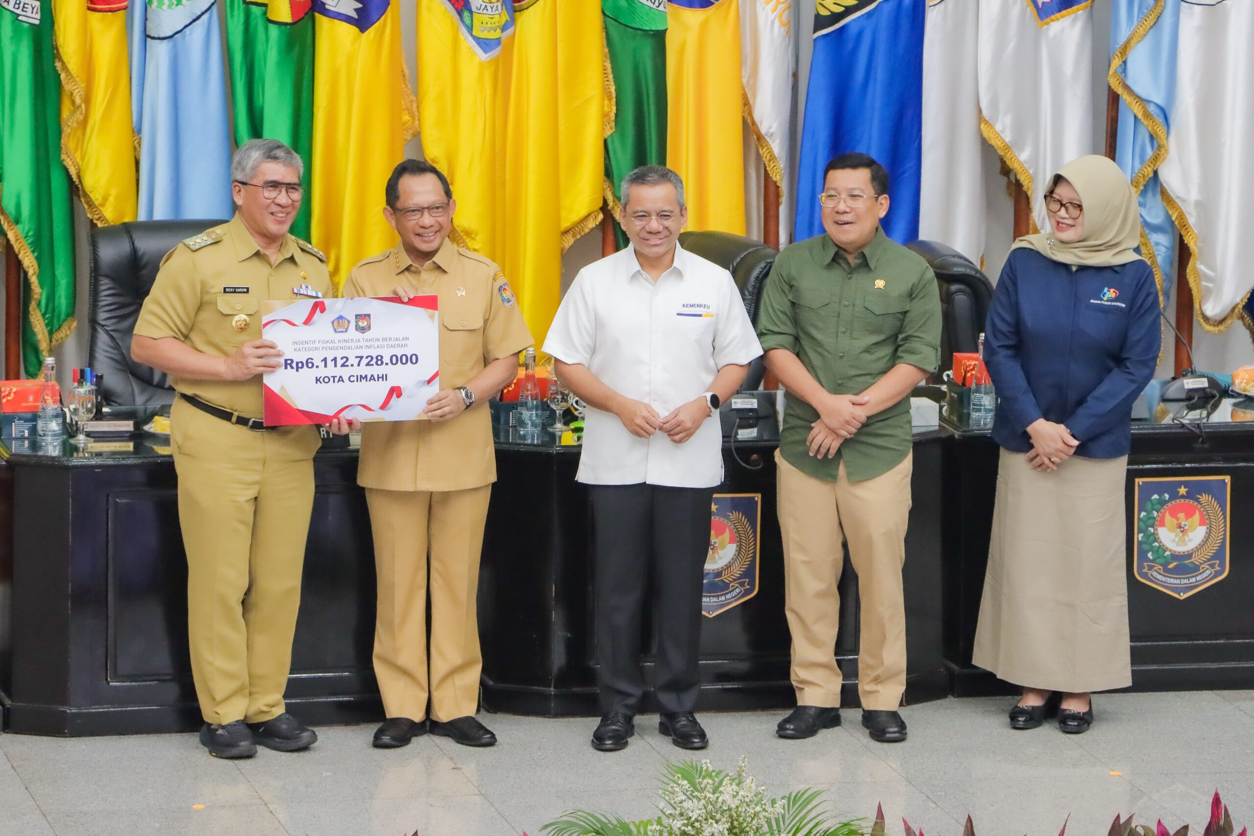 KOTA CIMAHI BERHASIL TEKAN INFLANSI TAHUN 2024, HASILNYA TERIMA PENGHARGAAN DARI KEMENDAGRI RI