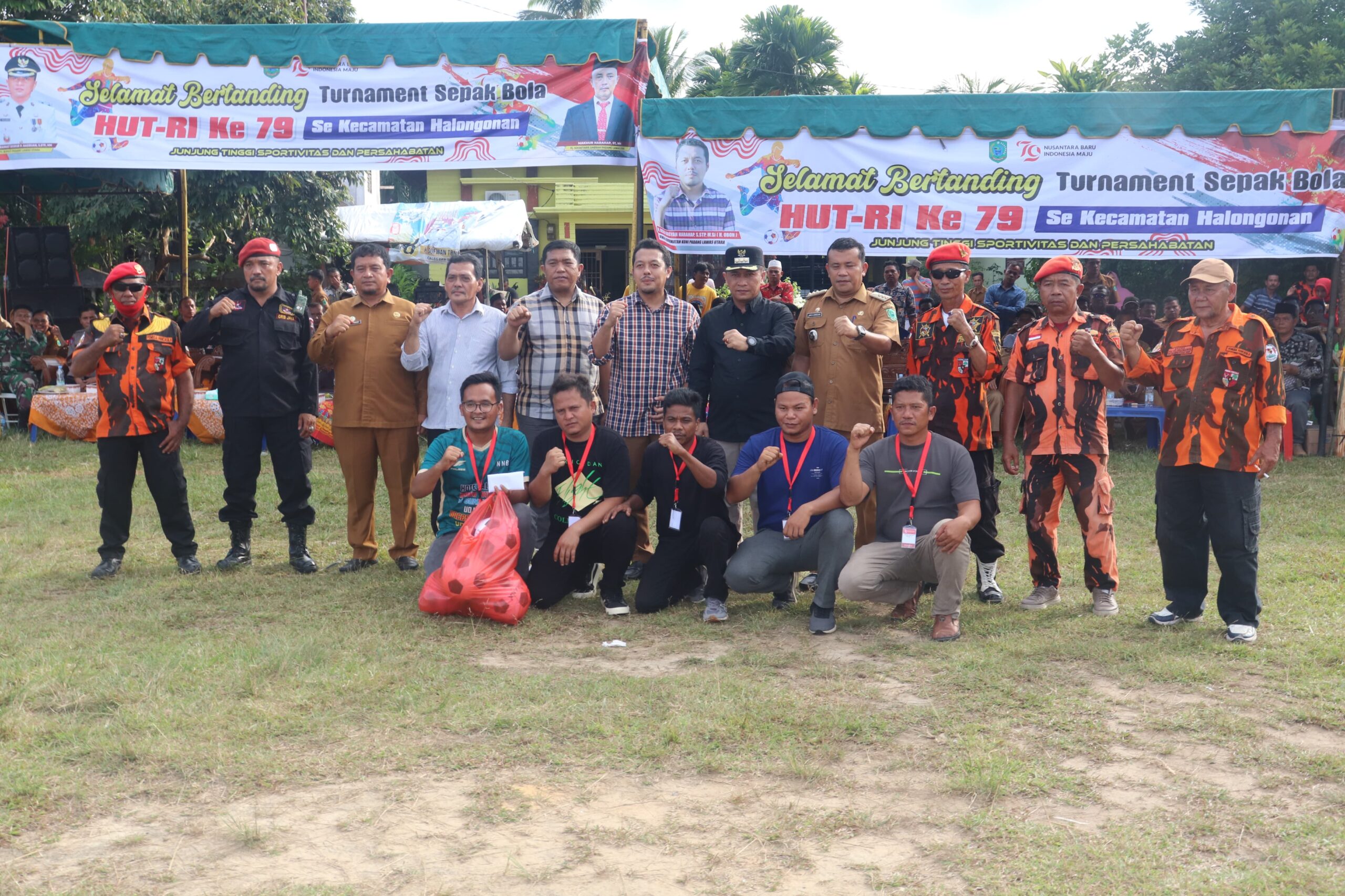 Turnamen Sepak Bola Merupakan Cara Memasyarakatkan Olahraga Dan Mengolahragakan Masyarakat 