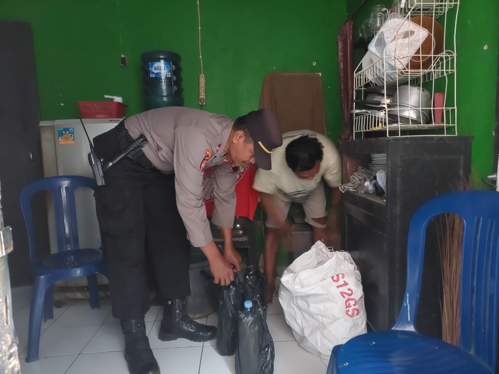 Giatkan Patroli KRYD, Polsek Muntilan Sita Puluhan Liter Tuak