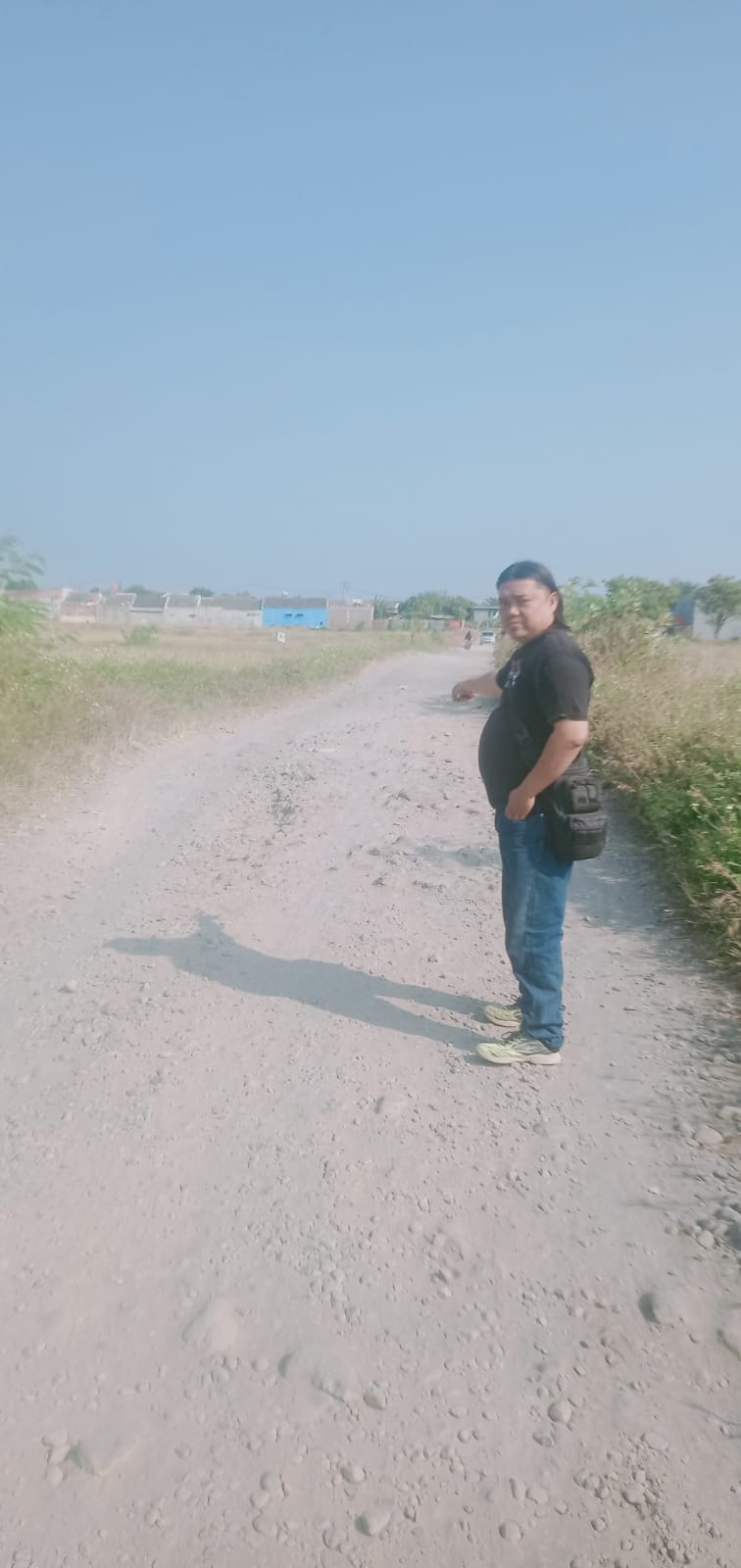 Aktivis Anti Korupsi M. Harun Soroti Jalan Rusak Yang di Keluhkan  Warga
