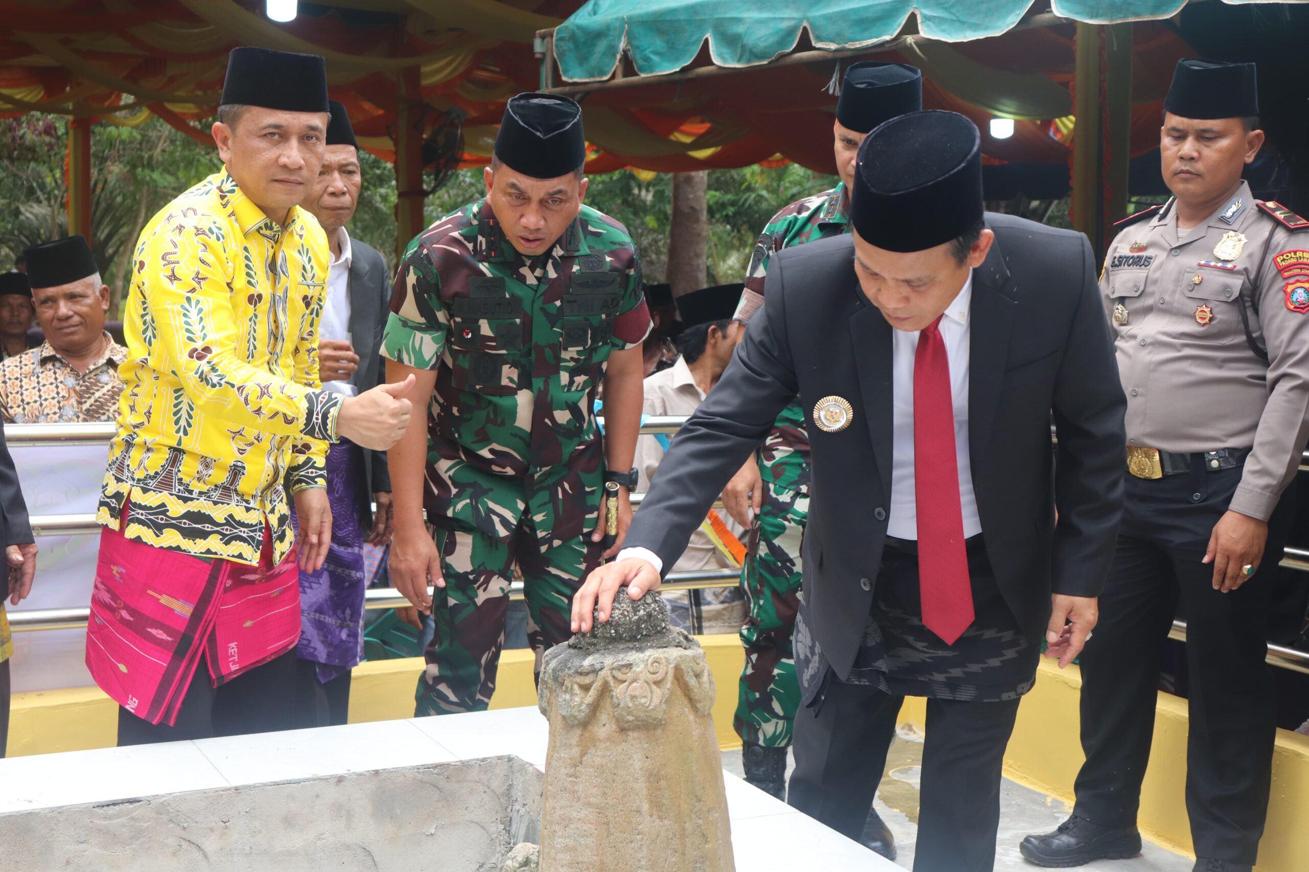 Pj Bupati Paluta Patuan Rahmat Syukur P Hasibuan, S.STP., MM., menghadiri Peresmian Pemugaran Makam OP. Raja Gadu Mulia Tandang Hasibuan/Boru Parinduri