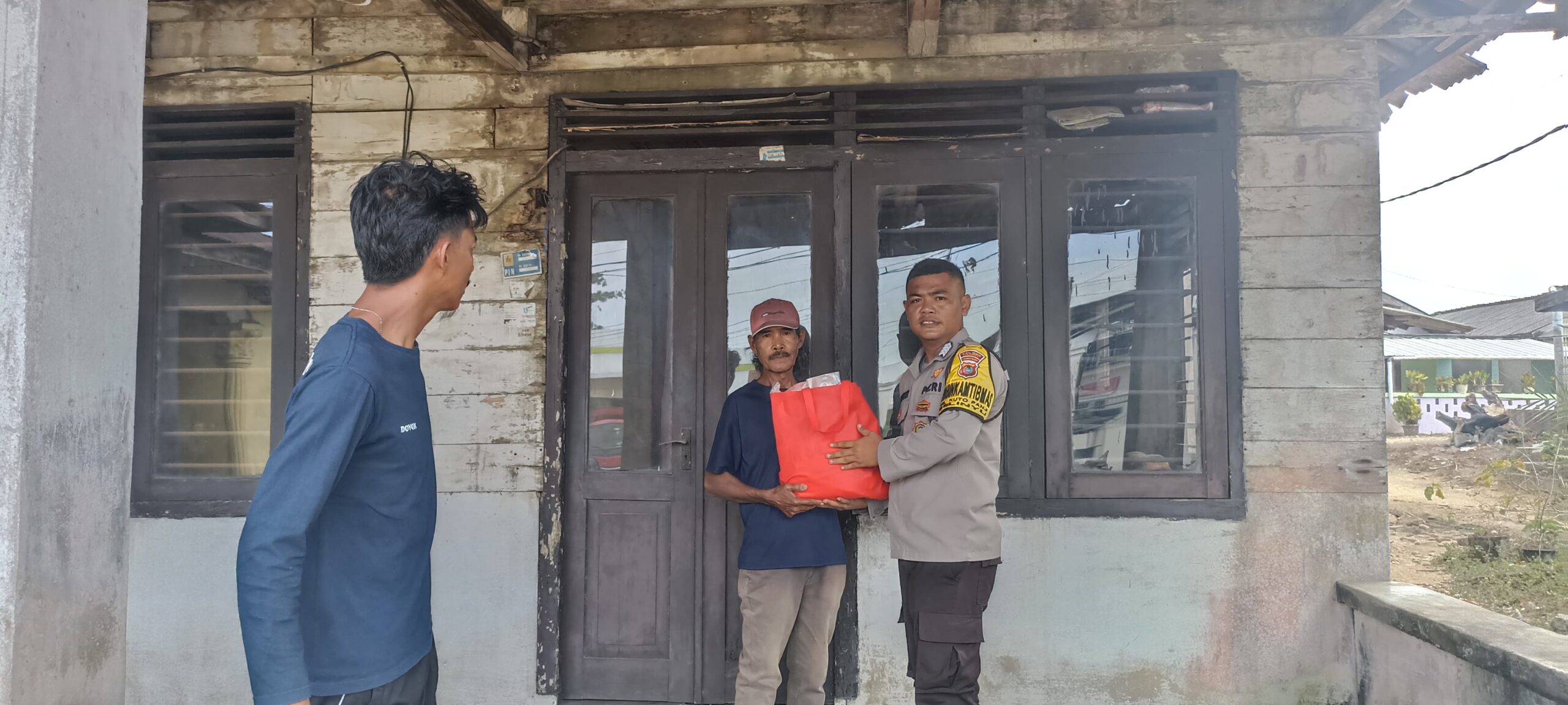 Polsek Belinyu Lakukan Kegiatan Jum’at Berkah