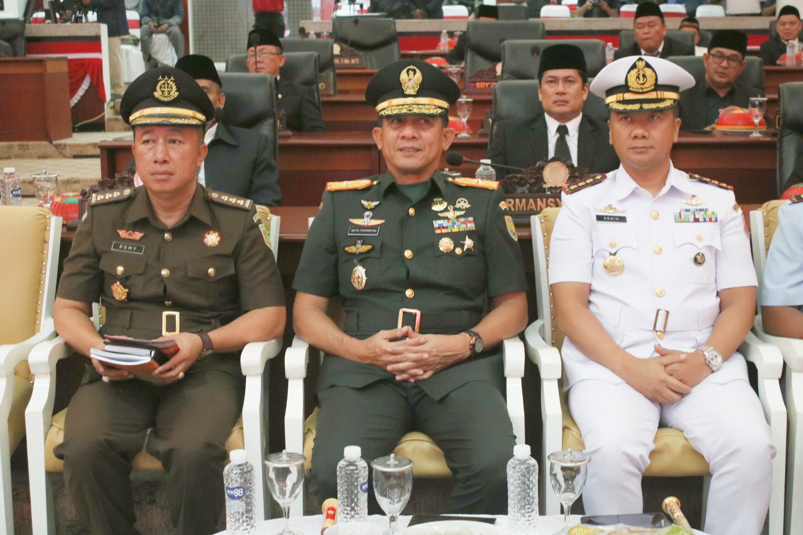 Danrem 045/Gaya Hadiri Rapat Paripurna Mendengarkan Pidato Kenegaraan Presiden RI