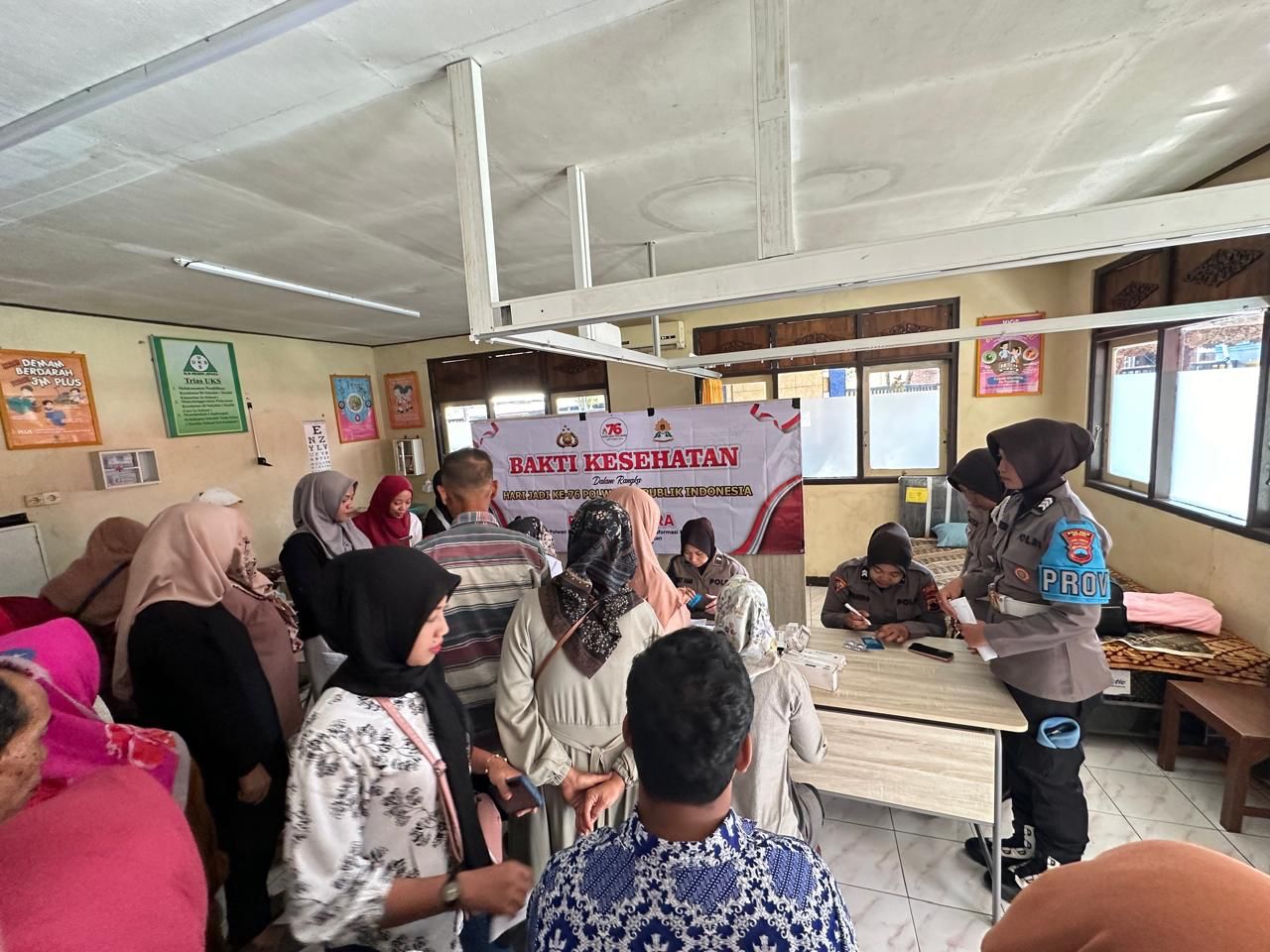 Sambut HUT ke-76, Polwan Jepara Gelar Bakti Kesehatan di SLB