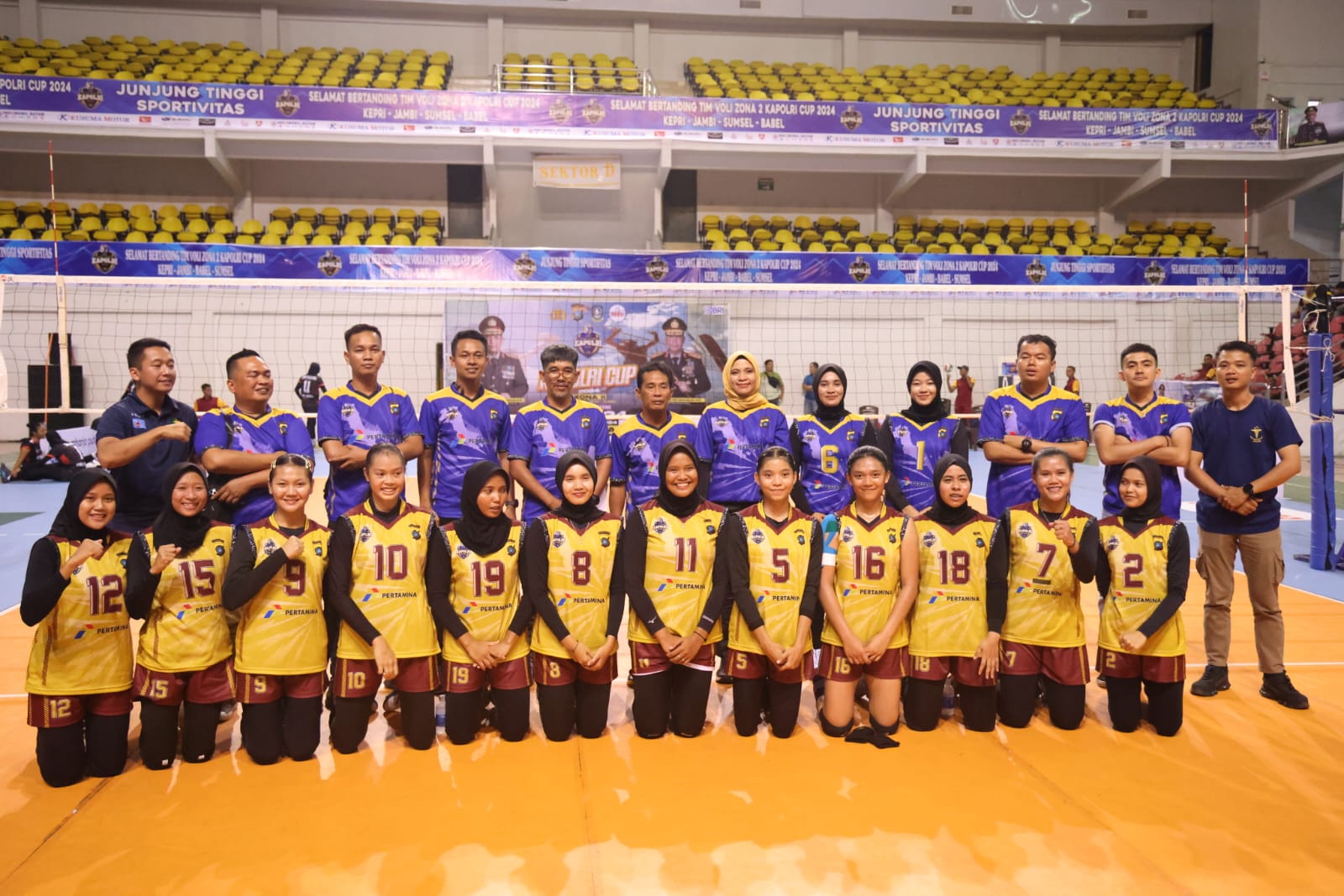 Sempat Tertinggal, Tim Voli Putri Polda Babel Akhirnya Berhasil Kandaskan Tim Tuan Rumah Polda Kepri Dengan Skor 3-1