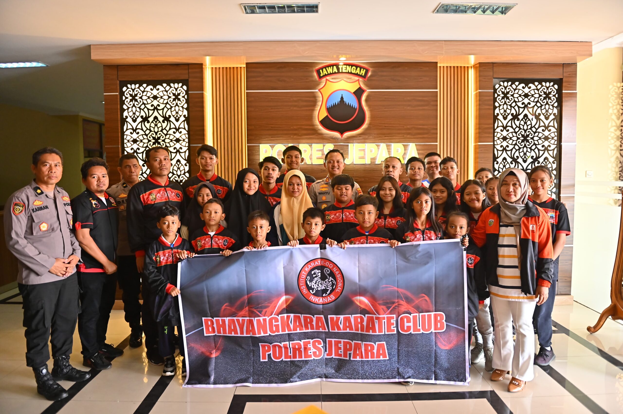 Ini Pesan Kapolres Jepara Saat Lepas Atlet Kontingen Bhayangkara Karate Club Berlaga Di Piala Kemenpora RI