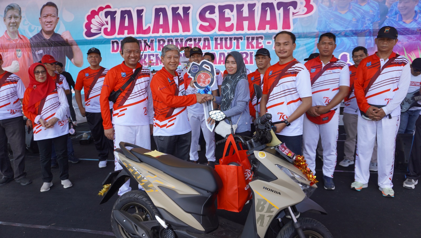 Hadiri Jalan Sehat, Pj. Wali Kota Ajak Masyarakat Gotong Royong