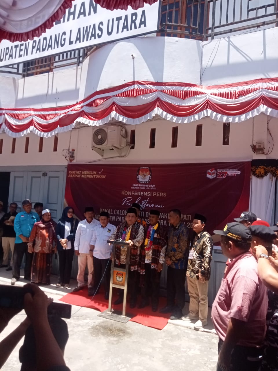 Pendaftaran Calon Bupati Dan Wakil Bupati H. Hamsiruddin Siregar dan H.Purba Hasibuan Telah Diterima KPU Paluta 