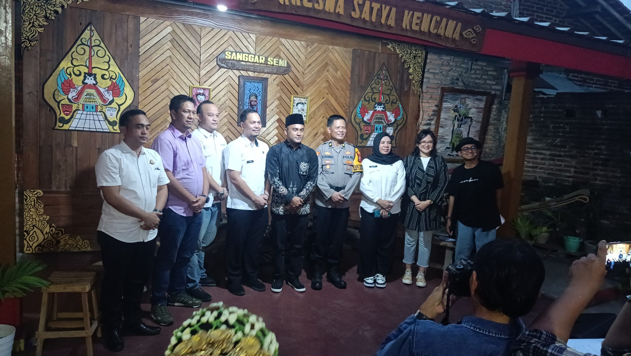 Sanggar Seni Kresna Satya Kencana Cirebon Gelar TalkShow YouTube Cirebonkab TV