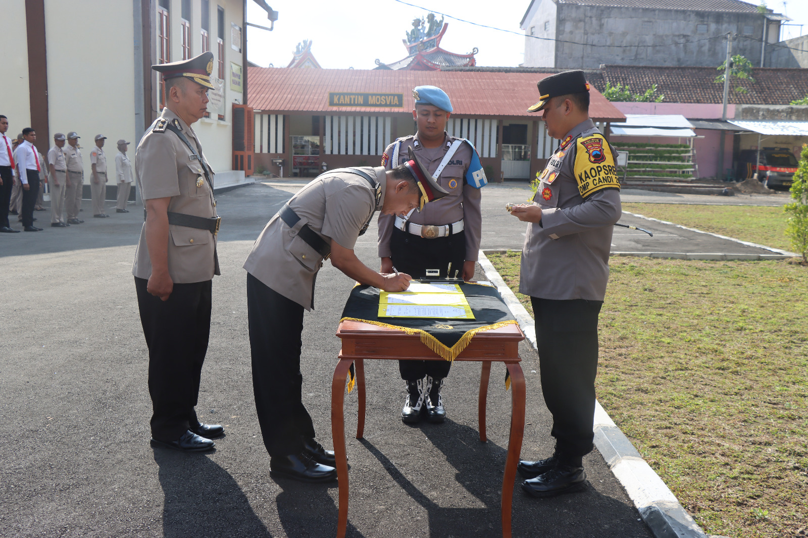 Upacara Serah Terima Jabatan Kabaglog Polres Magelang Kota