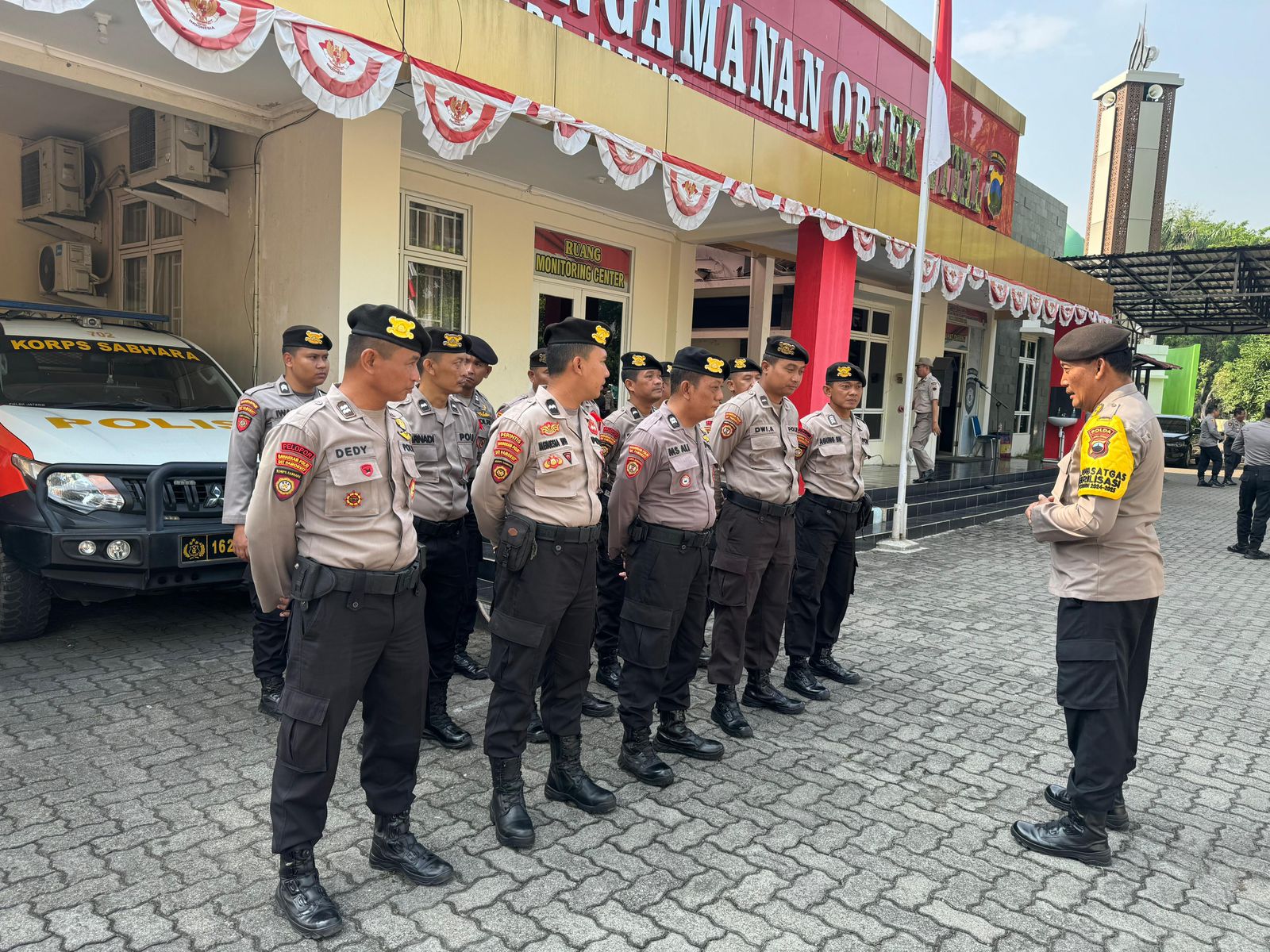 Menjaga Rasa Aman Masyarakat Polda Jateng Sterilkan Kantor Bawaslu Jelang Pilkada 2024