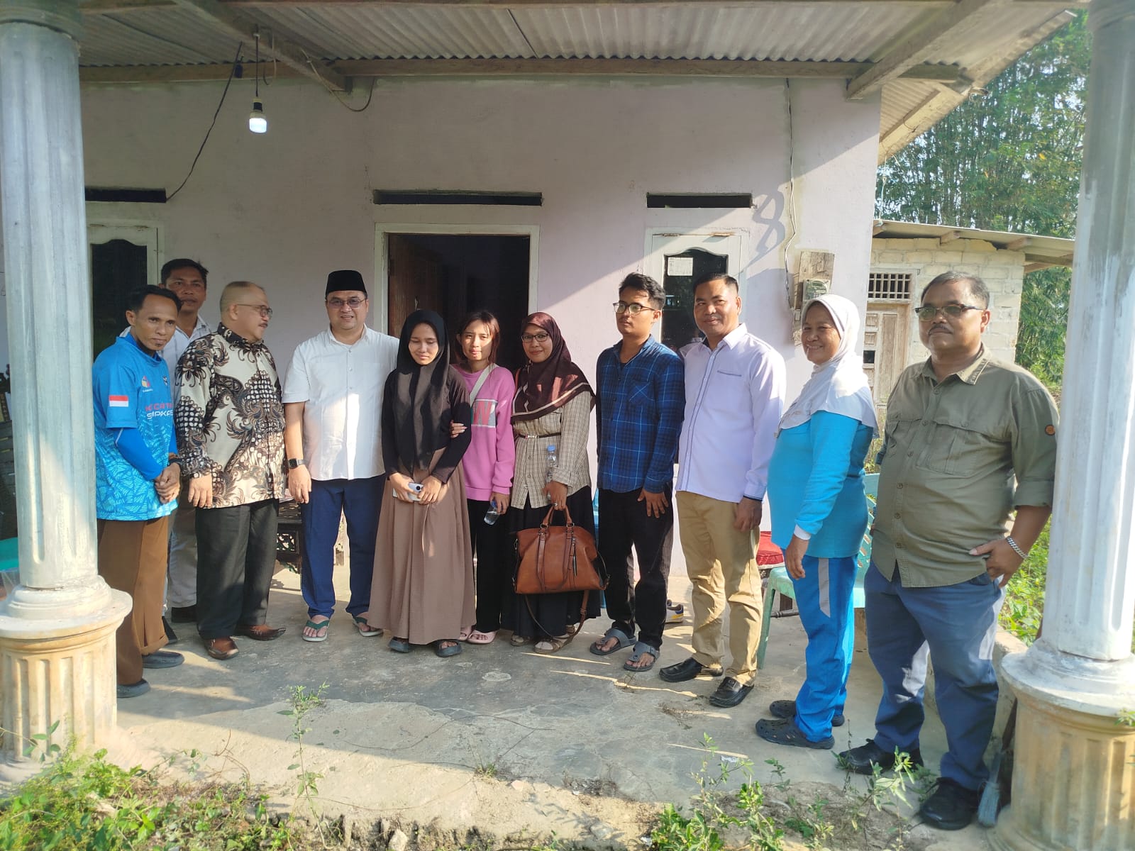 Erzaldi Rosman Djohan: Mengubah Hidup Anak Yatim Melalui Bantuan Perbaikan Rumah