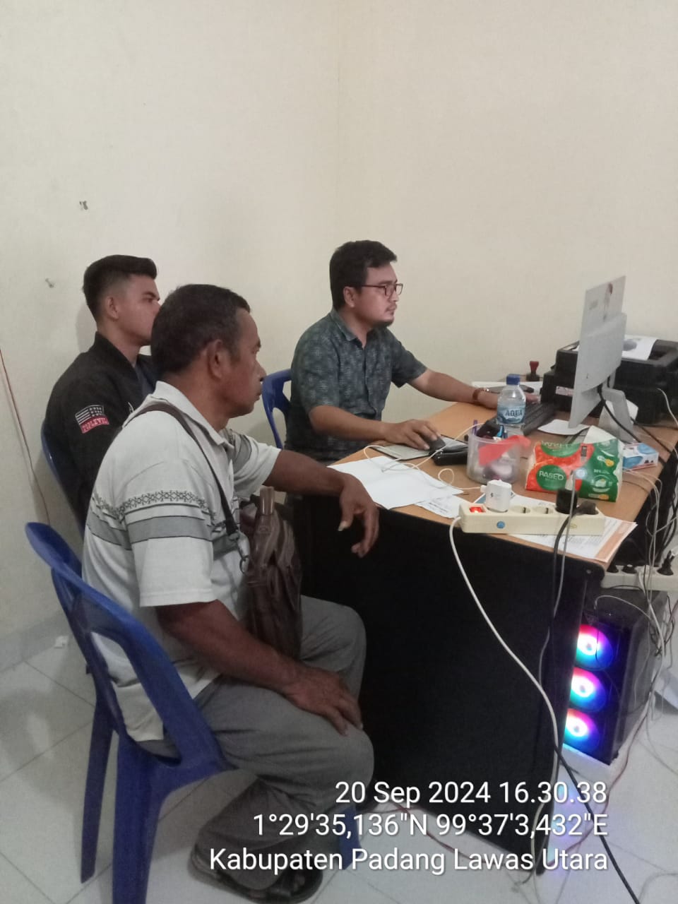 2 Orang Perangkat Desa DiAek Tolong Jadi Korban Pemberhentian Sepihak Kades Baru 