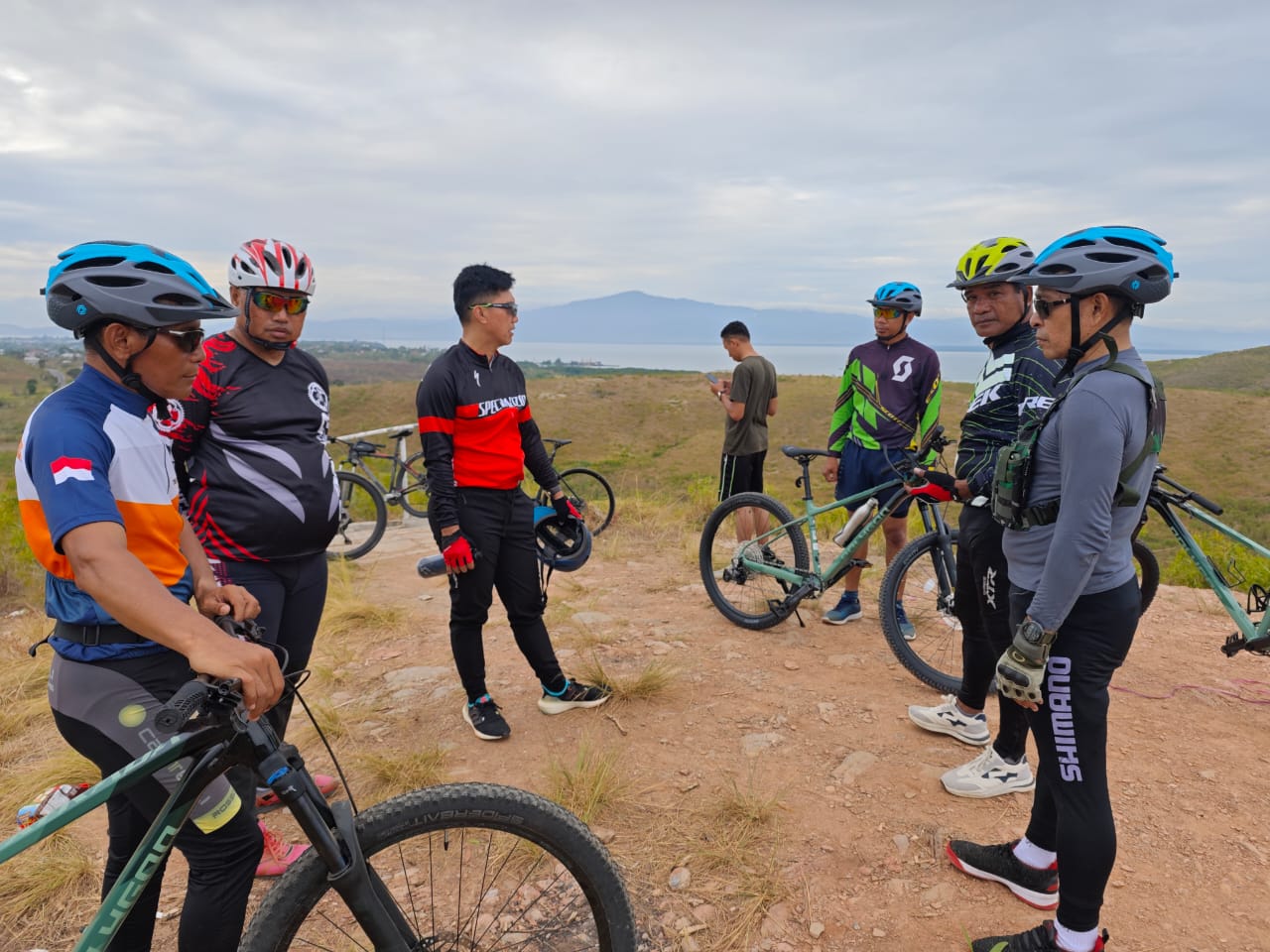 Gowes Bersama Dandim 1506/Namlea dan Para Perwira.