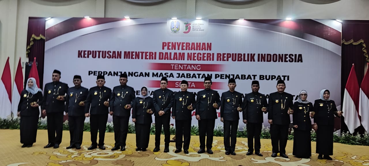 Delapan Pj Bupati Terima SK Perpanjangan Masa Jabatan dan 13 Pjs. Bupati/Wali Kota Dikukuhkan Pj Gubernur Jatim