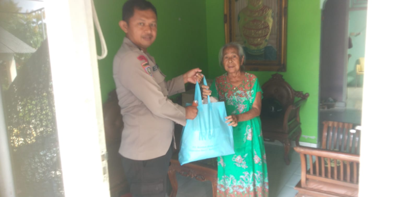 Polsek Belinyu Lakukan Kegiatan Jum’at Berkah