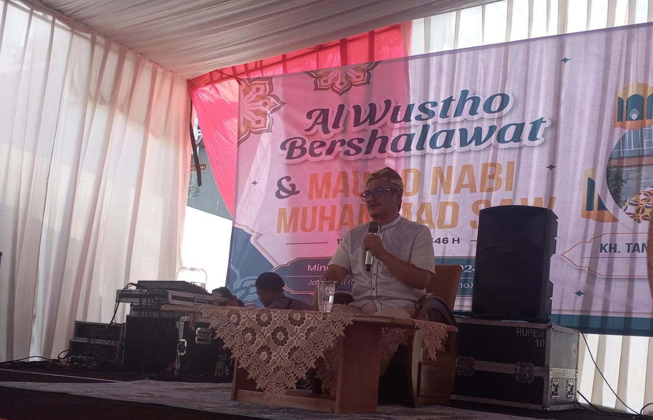 Gema Masyarakat Desa Jati Bersalawat di mesjid Al Wustho