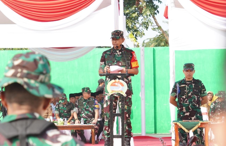Operasi Teritorial TNI di Wilayah Kabupaten Bangkalan dibuka oleh Danrem 084/Bhaskara Jaya
