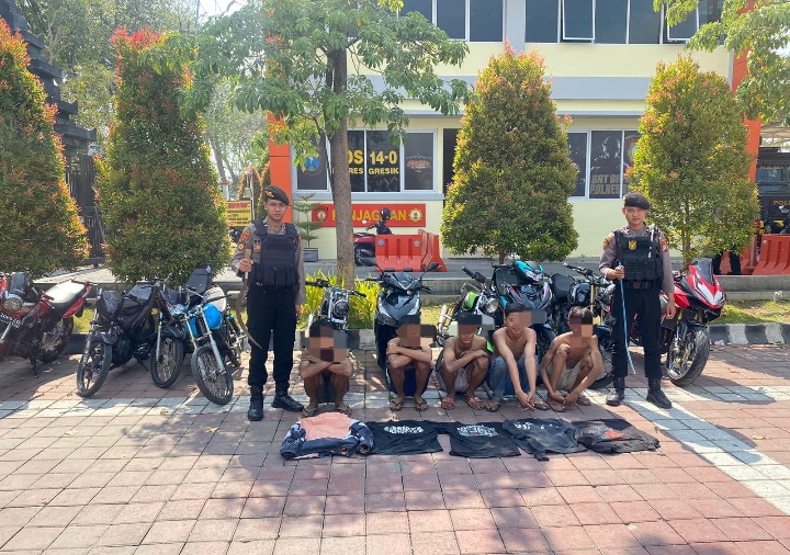 Polres Gresik Amankan Gerombolan Pemuda Bawa Sajam Diduga Hendak Tawuran