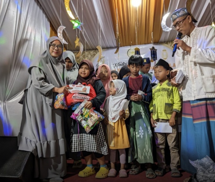 DPC PDI Perjuangan Ikut Berpartisipasi  memberi bantuan Dalam Peringatan Maulid Nabi 1446 H  dan santunan ke anak yatim dan Dhuafa