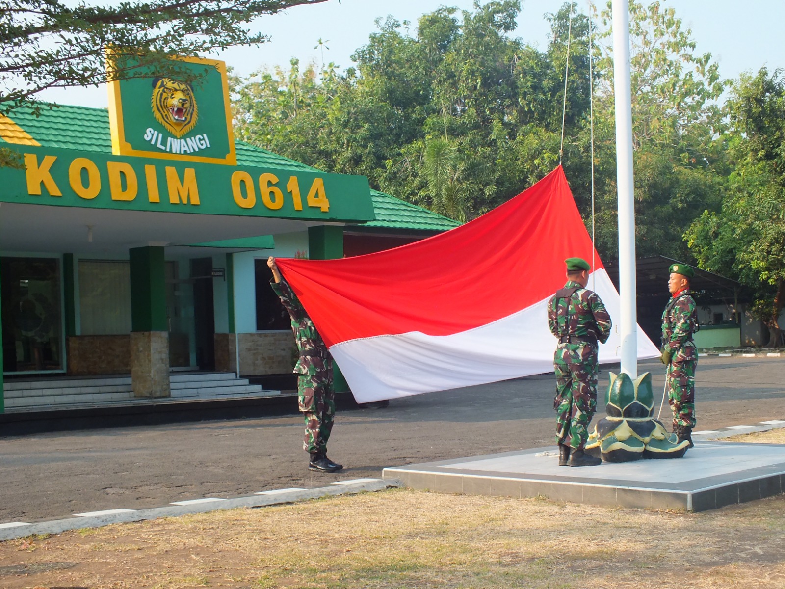 Kodim 0614 / Kota Cirebon Gelar Upacara Hari Sumpah Pemuda Tahun 2024