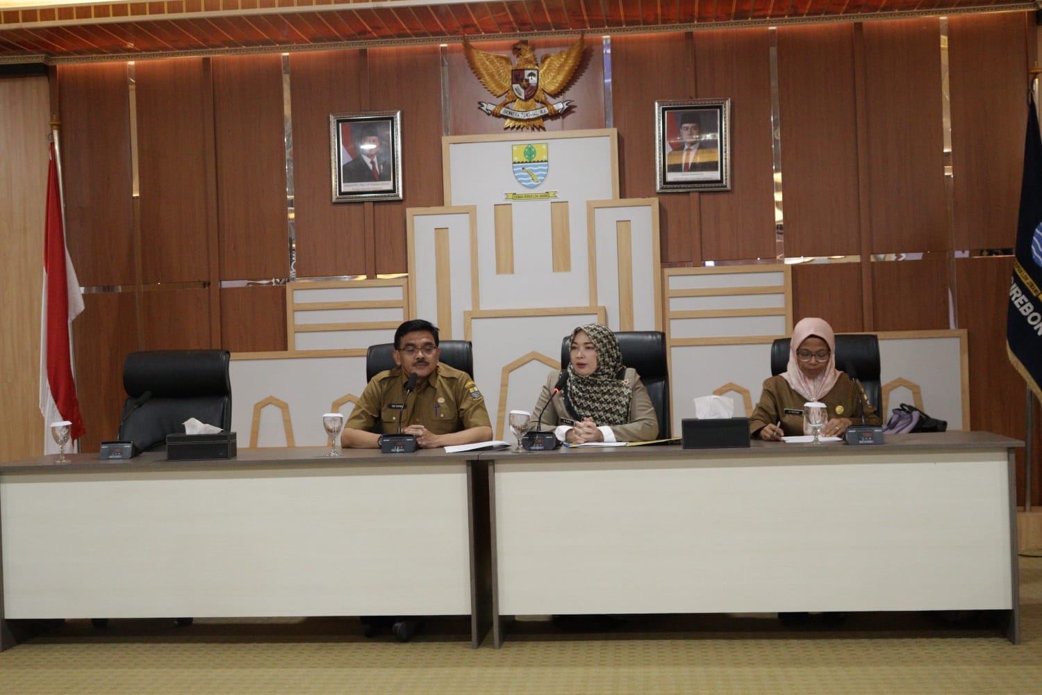 Pemkot Cirebon Gelar Press Conference Terkait Insiden Keracunan Makanan di Puskesmas Cangkol