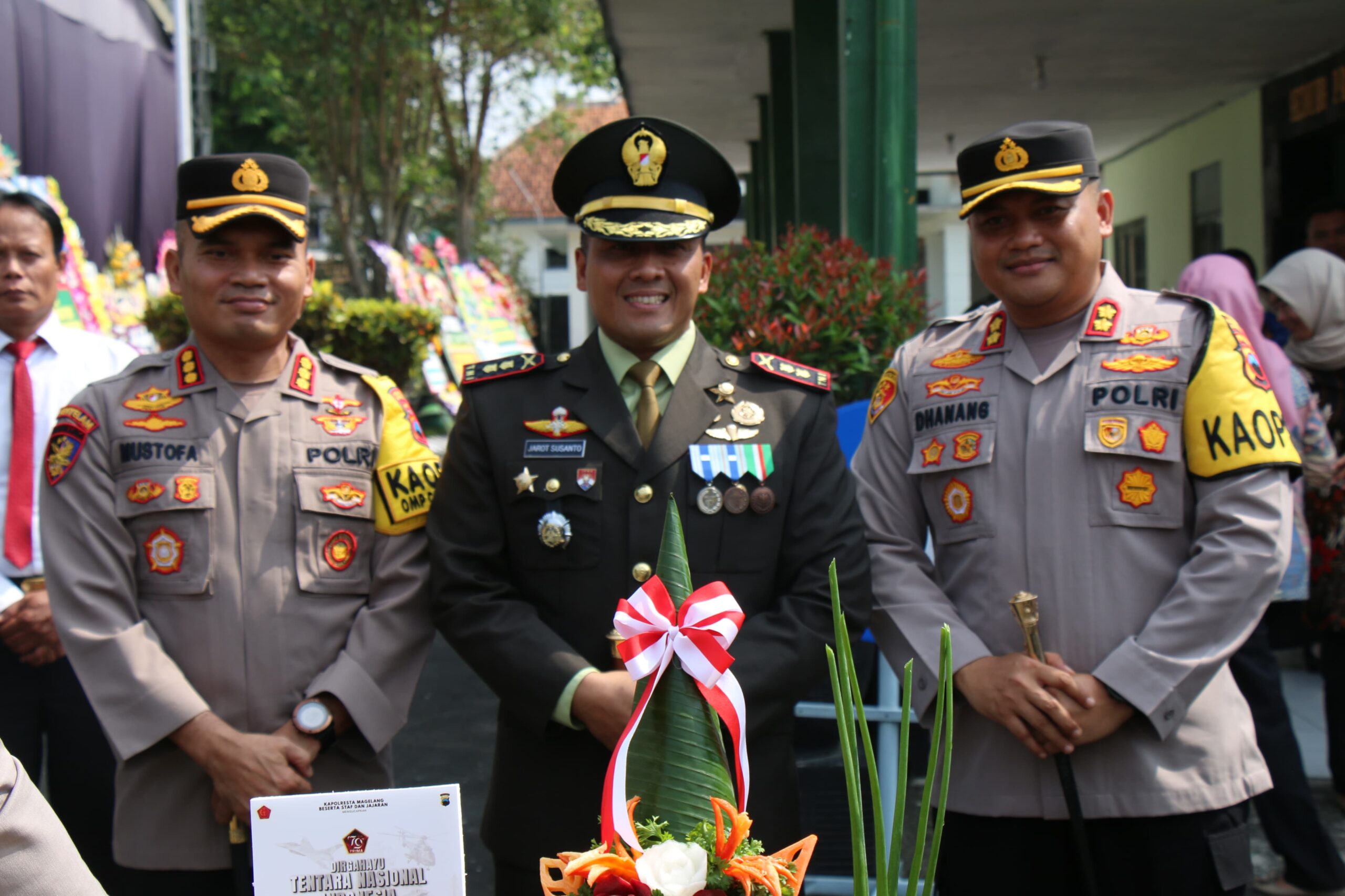Polresta Magelang Beri Kejutan HUT TNI di Magelang Raya