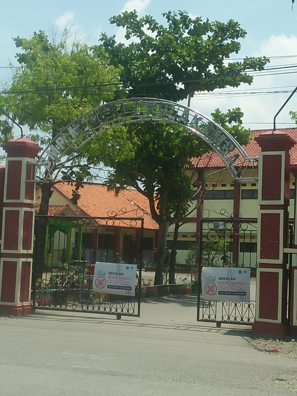 Wali Murid Baru SMP Negeri 1 Bulakamba ,Mengeluh Dan Tertekan Adanya Pungutan Rp 650.000 Oleh Komite