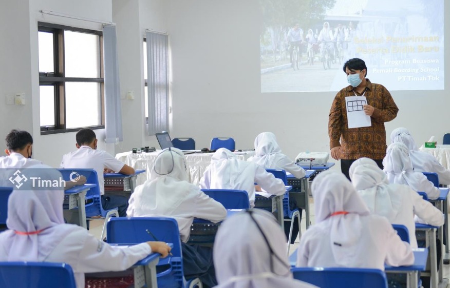 Program Timah Mengajar: Tingkatkan Kompetensi Guru dalam Penulisan Karya Ilmiah