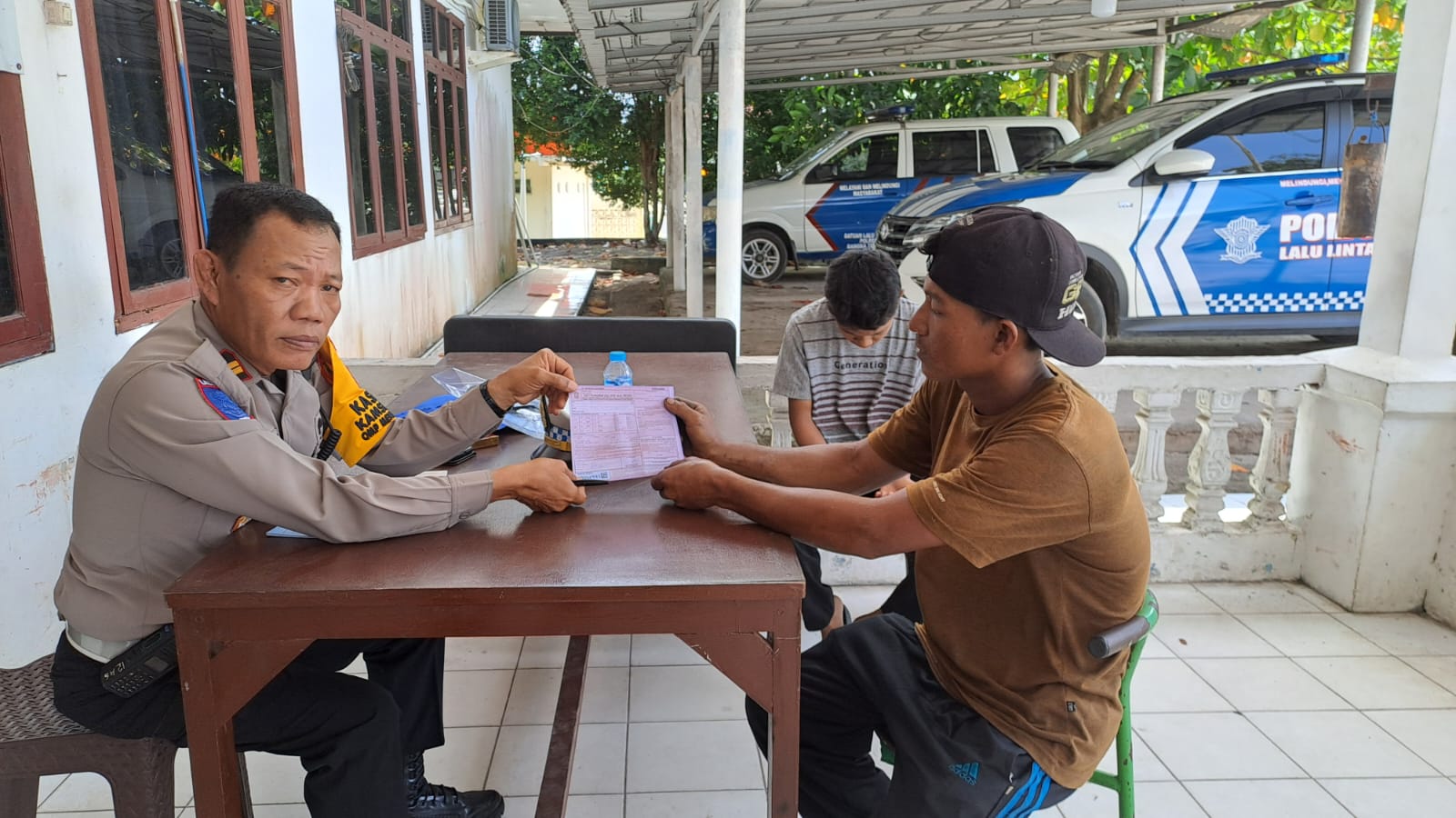 SATLANTAS POLRES BANGKA TENGAH HUNTING PELANGGAR LALU LINTAS