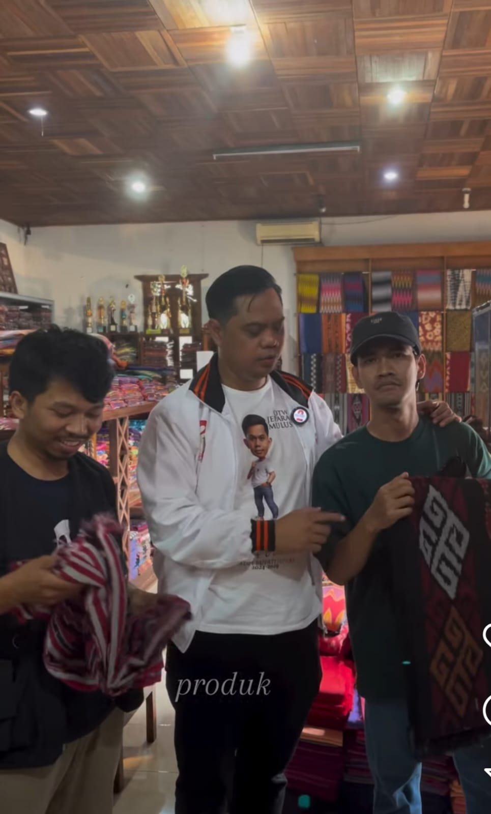 Calon Bupati Jepara, Witiarso Utomo, Kunjungi Pengrajin Tenun Troso: Lestarikan Ketrampilan Lokal sebagai Aset Berharga